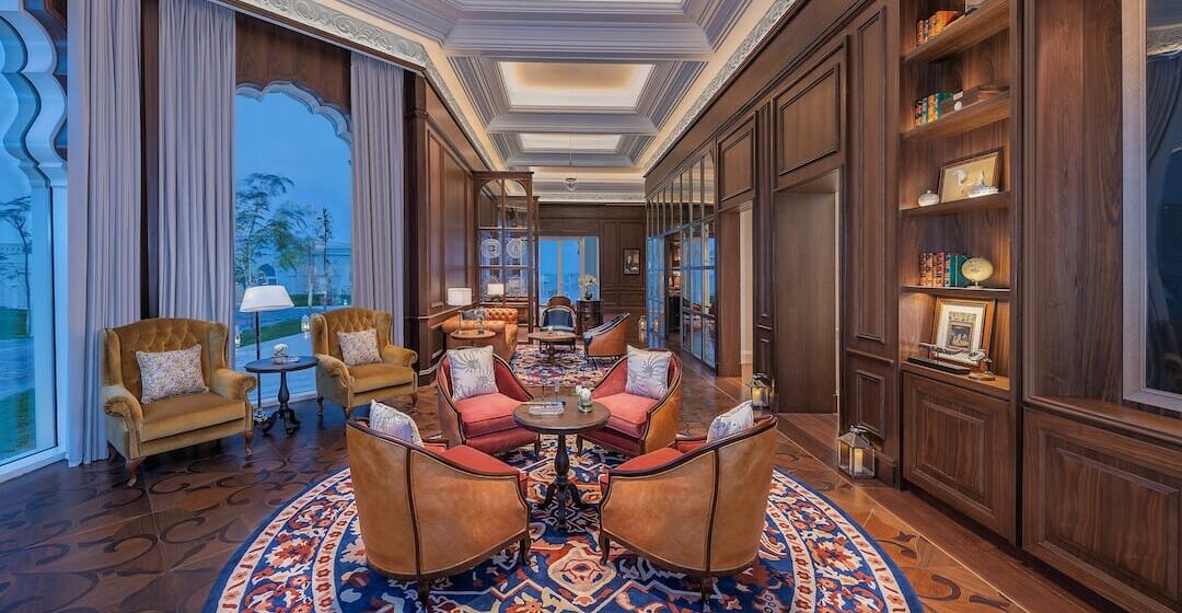 THE CIGAR LOUNGE 22